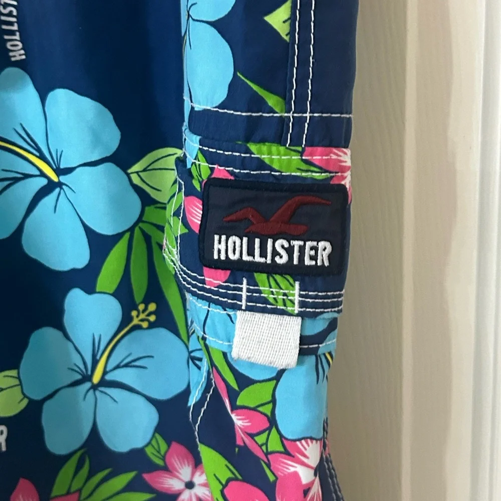 Hollister Men’s XL Cargo Floral Board Shorts